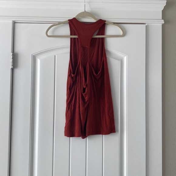 Beyond yoga tank - Picture 2 of 2